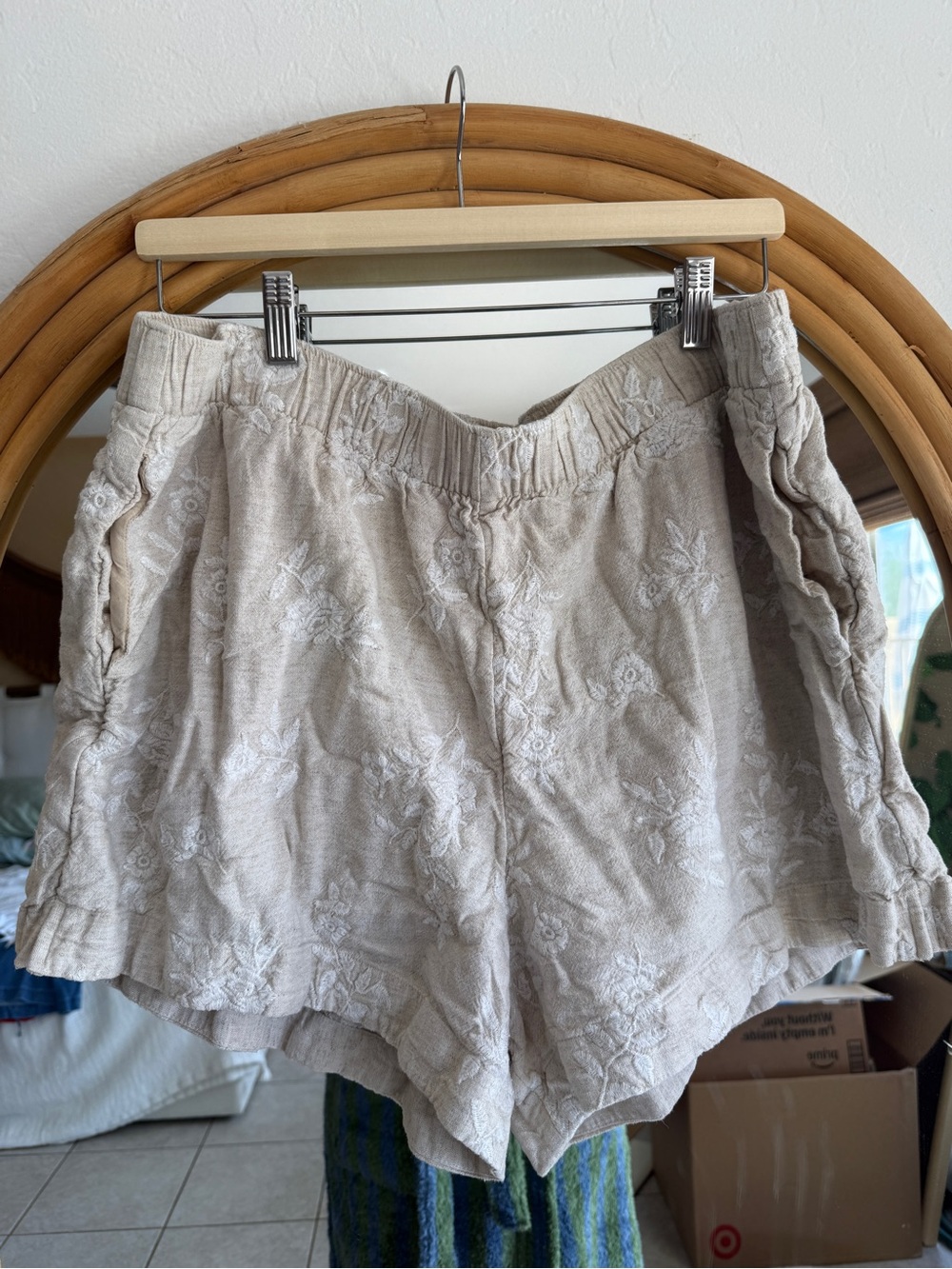 Abercrombie & Fitch Light Beige Embroidered High-Waist Shorts